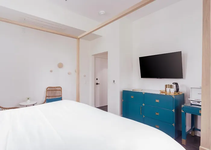 Lily Hall-A Boutique Hotel